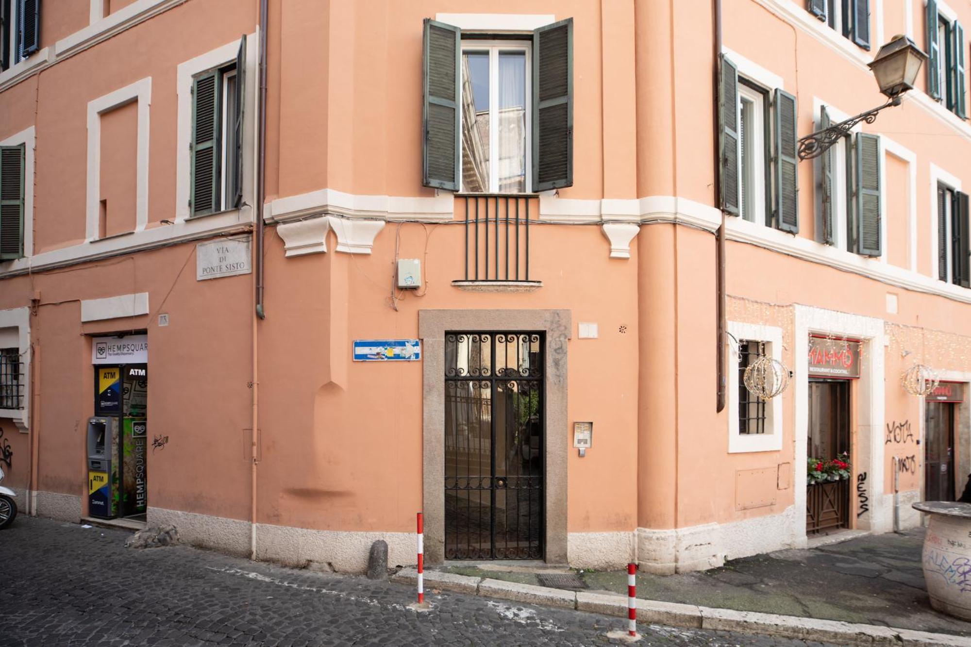 Iflat Trastevere Life With Beauty, Elegance & *