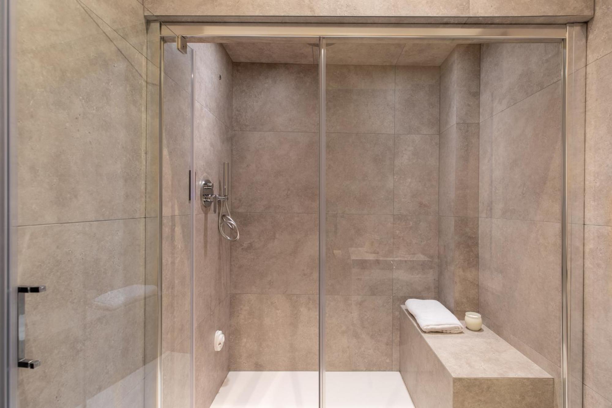 Iflat Trastevere Life With Beauty, Elegance &